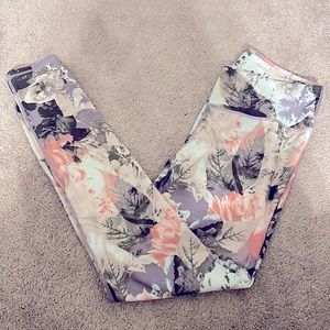 Fabletics- Pink & Purple Floral Powerhold Leggings - Small